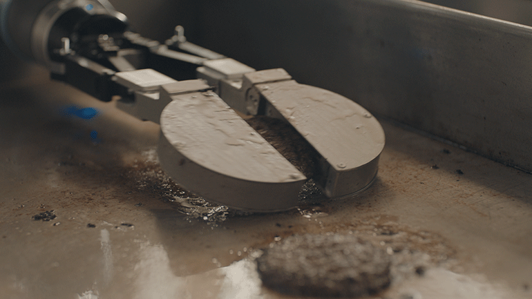 Burger flipping robot begins work at US fast food chain CaliBurger -  Verdict Food Service