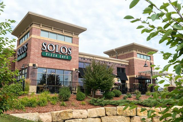 Solos Pizza Café recently began offering franchise opportunities.