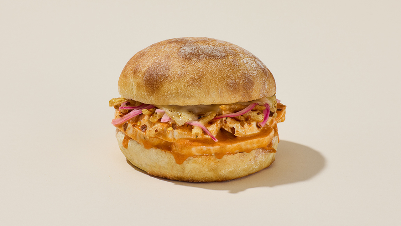 PRET_BUFFALO_CHICKEN_HOT_SANDWICH_1200x800.jpeg