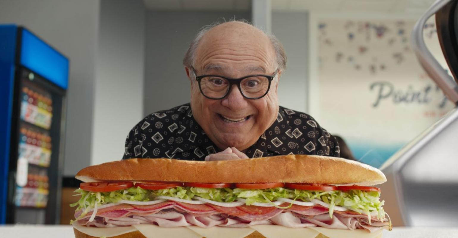 How big is the best sale giant sub at jersey mike's