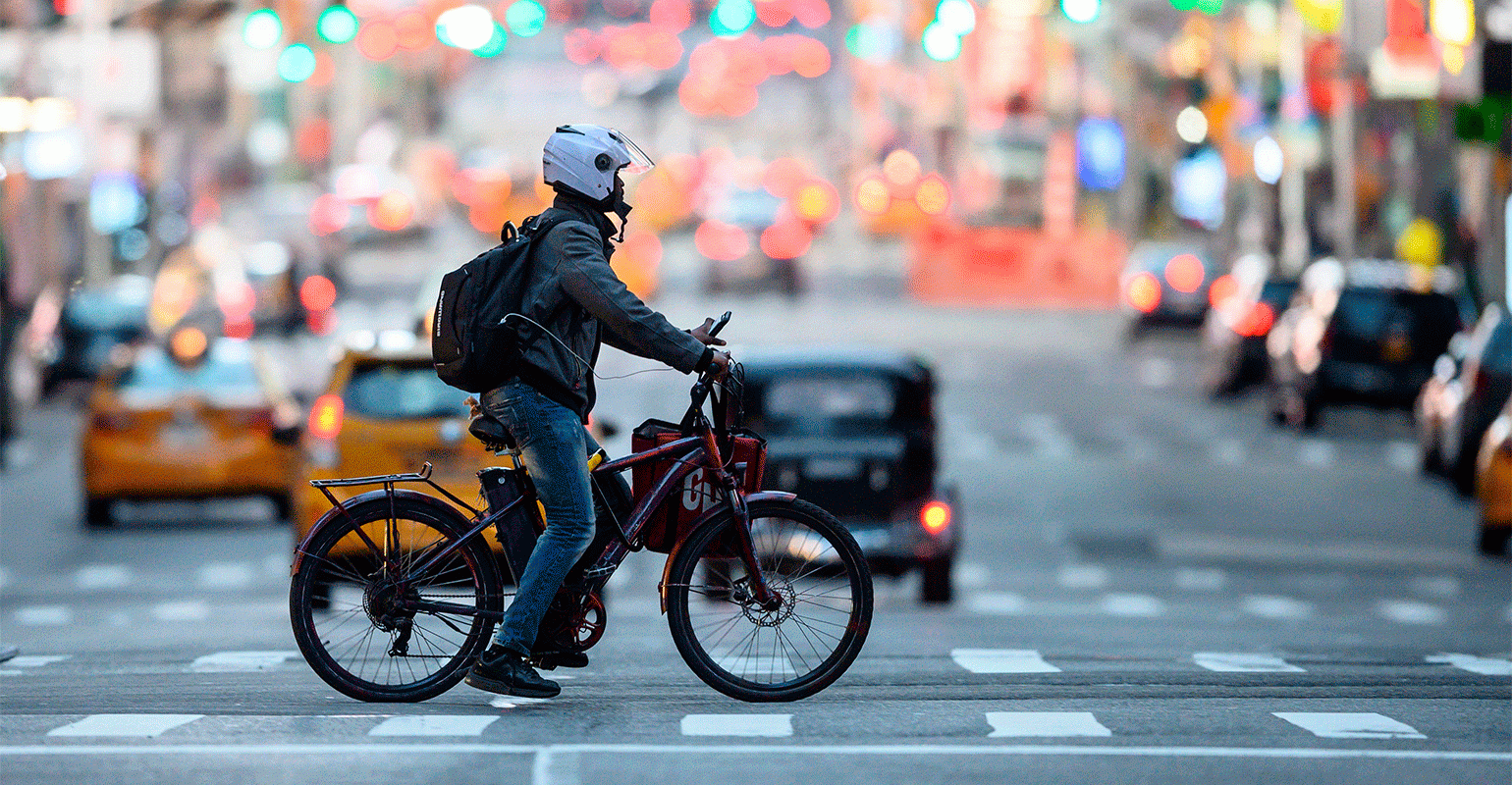 grubhub-delivery-new-york-times-square-quarantine.gif