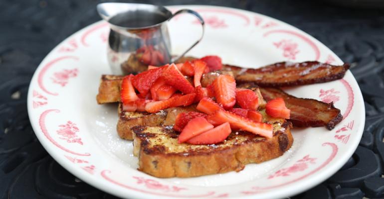 french toast with strawberries