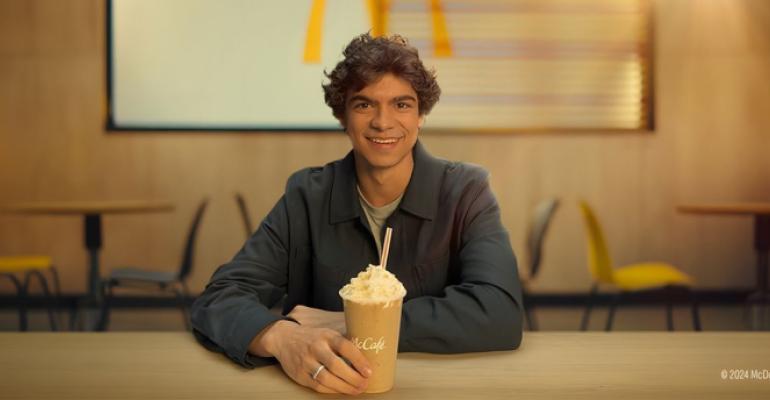 Dulce De Leche frappe and actor Iñaki Godoy