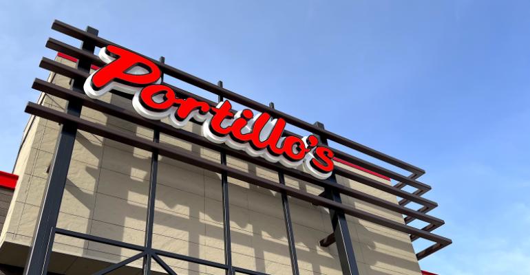 Portillo's Grapevine TX exterior sign