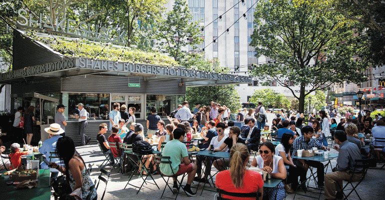 Shake Shack sees 3Q same-store sales fall