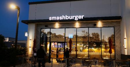 smashburger-storefront.jpg