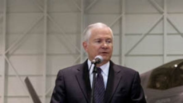 Starbucks elects Robert Gates to board | Nation's Restaurant News